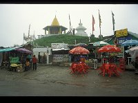 2003-L-M-Rotangla-35  Versorgungsstation | Vor dem Rotangla sind die Versorgungsstationen für die vielen indischen Touristen noch üppig