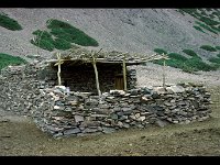 2003-L-I-Dungdungchenla-02  Dungdungchenla  Viehhütehütte kurz vor dem Pass.