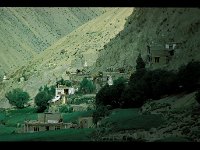 2003-L-I-Hinju-05  Hinju  Abgeschieden liegende Ortschaft. Die nächste Schotterstraße ist einen Fußtagesmarsch entfernt