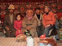 04-Kochkor-03-Oma mit Enkel