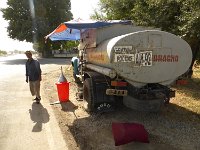 P1020781  Benzin Verkauf an der Straße