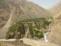 P1030064  nur wo es Wasser gibt ist es Grün