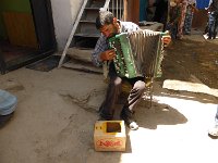 P1030240  Blinder Musiker auf dem Bazar