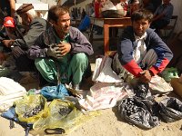 P1030458  auf dem Afghanenmarkt am Sonntag | hier Grafit und Eyeliner