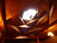 P1030768  ... und das Lichtfenster des Hauses