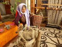 P1030773  am Spinnrad