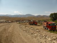 P1050782  Chinesen bauen in Kirgistan die Straßen | Bezahlung erst in 30 Jahren | gehört Kirgistan dann den Chinesen?
