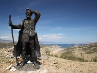 bb-602  ein Abbild eines Schamanen vor dem kleinen Meer