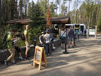 092-Apgar  Apgar Warteschlange vor Bus