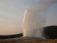 yellowstone-old-faithfull-geysir-01  Old faithfull Geysir