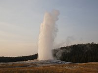 yellowstone-old-faithfull-geysir-02  Old faithfull Geysir
